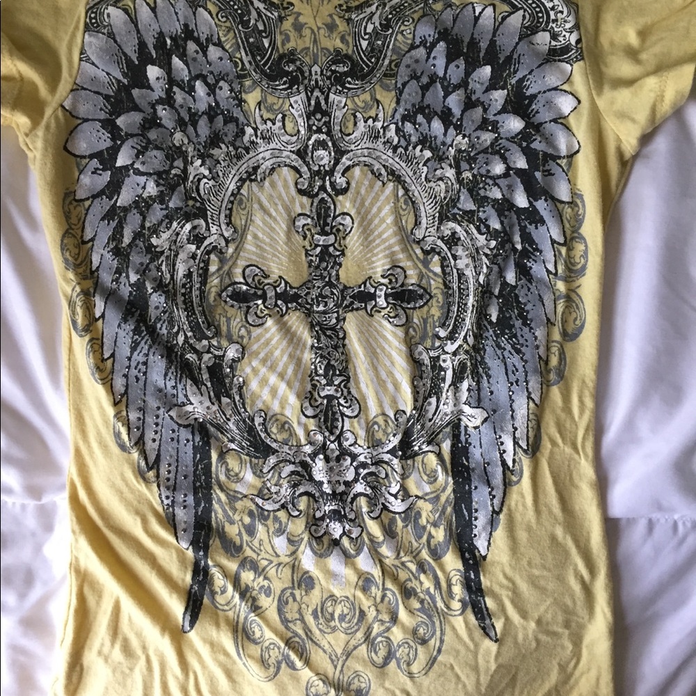 Yellow t-shirt - Picture 2 of 2